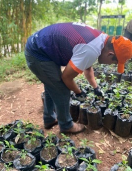 Imágenes de voluntarios
en el Cerro Juana Lainez